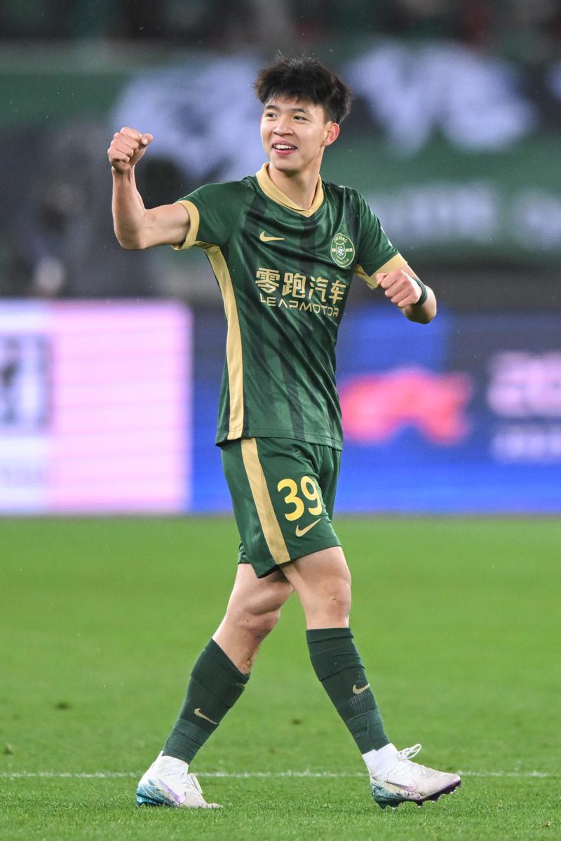 在首次攻破, 突入禁区之